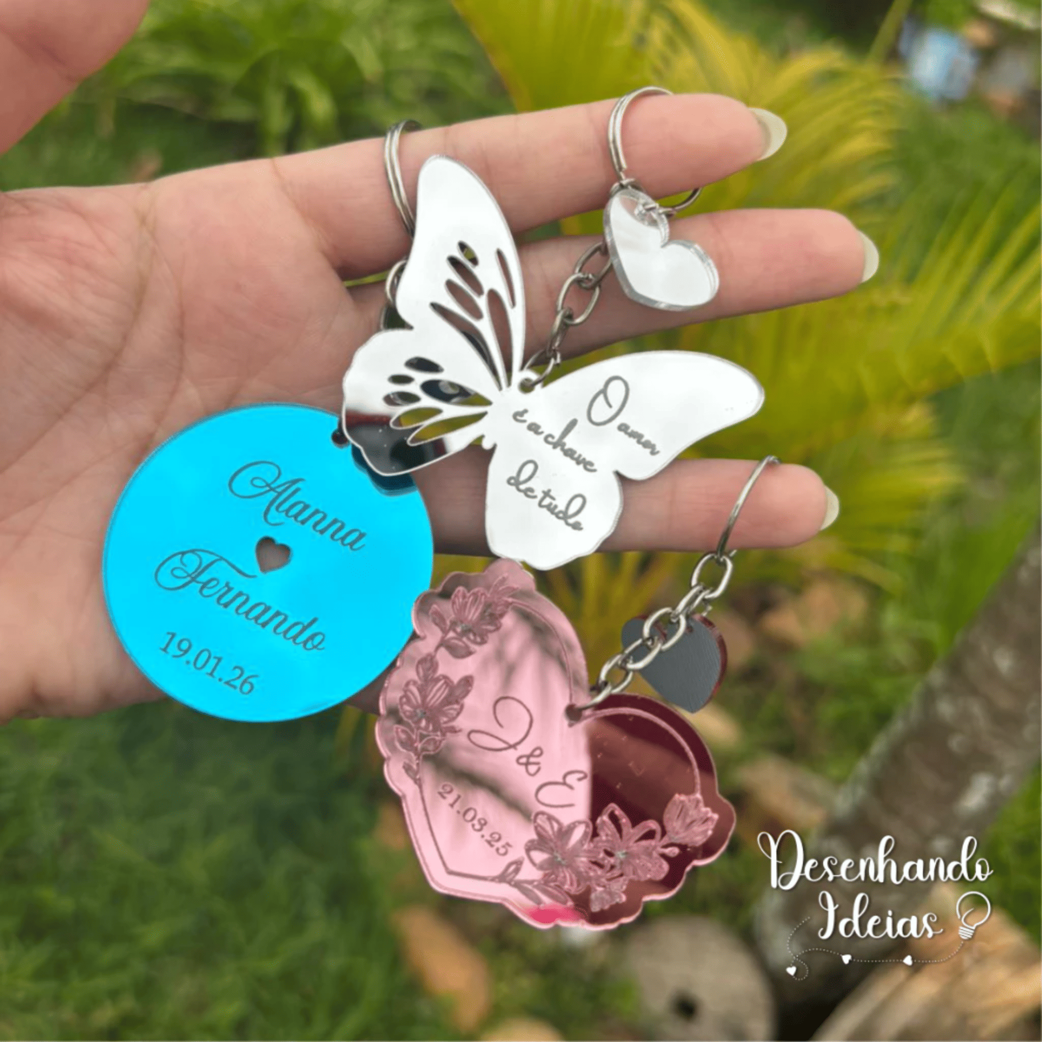 chaveiros azul prata e rosa.png